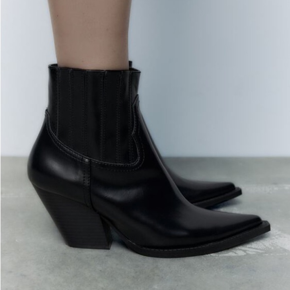 Zara cowboy bootie
